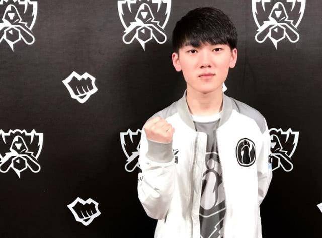 外籍教练更 外籍教练更