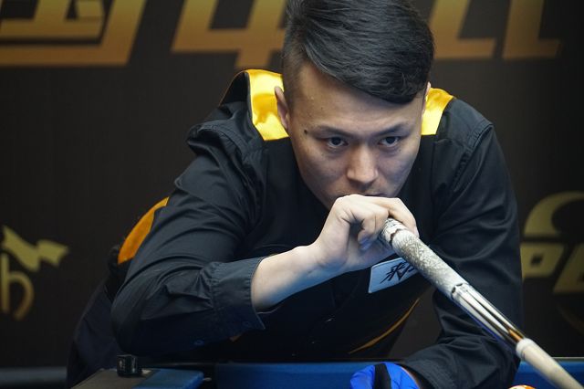 狮在面对压 狮在面对压